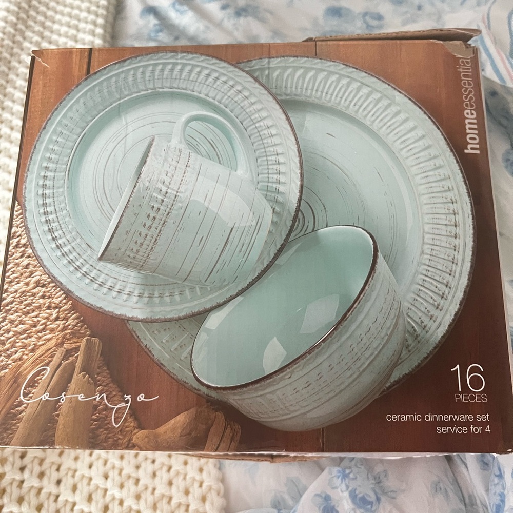 16 piece Enamel Dish set
